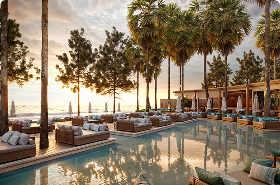 Center Beachfront Bed